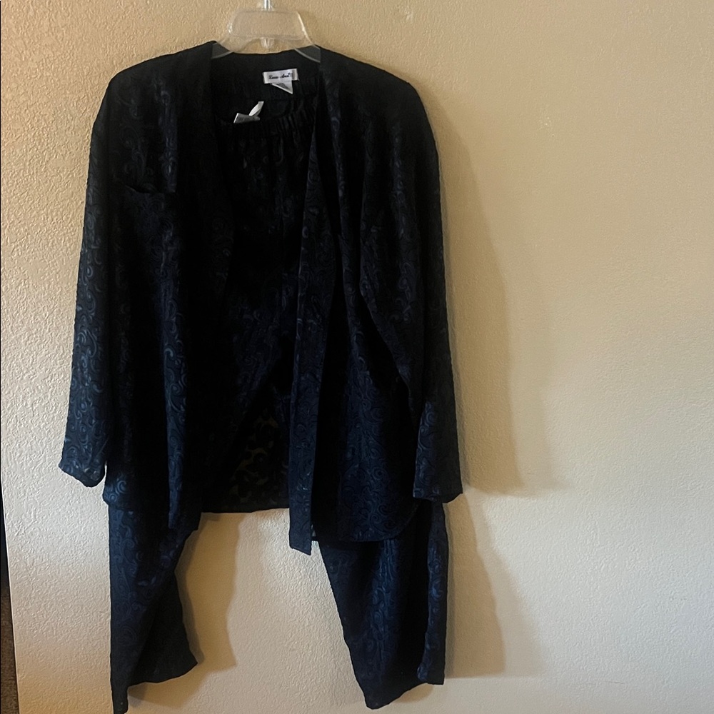 Elegant Black Lace Women’s Sleepwear Set